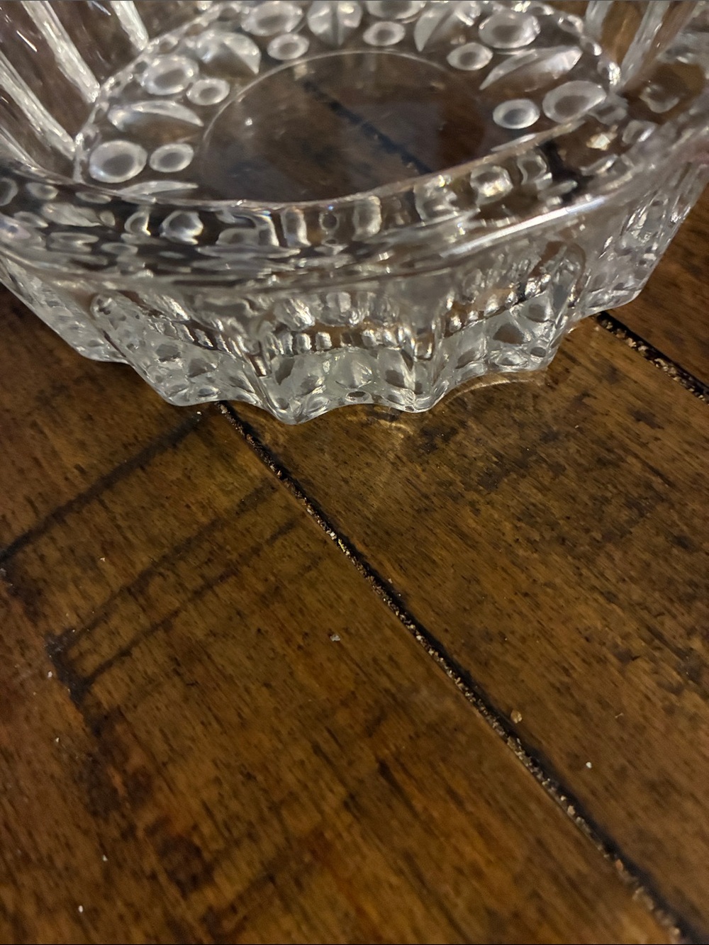 Clear Pressed Glass Decorative   Venidero